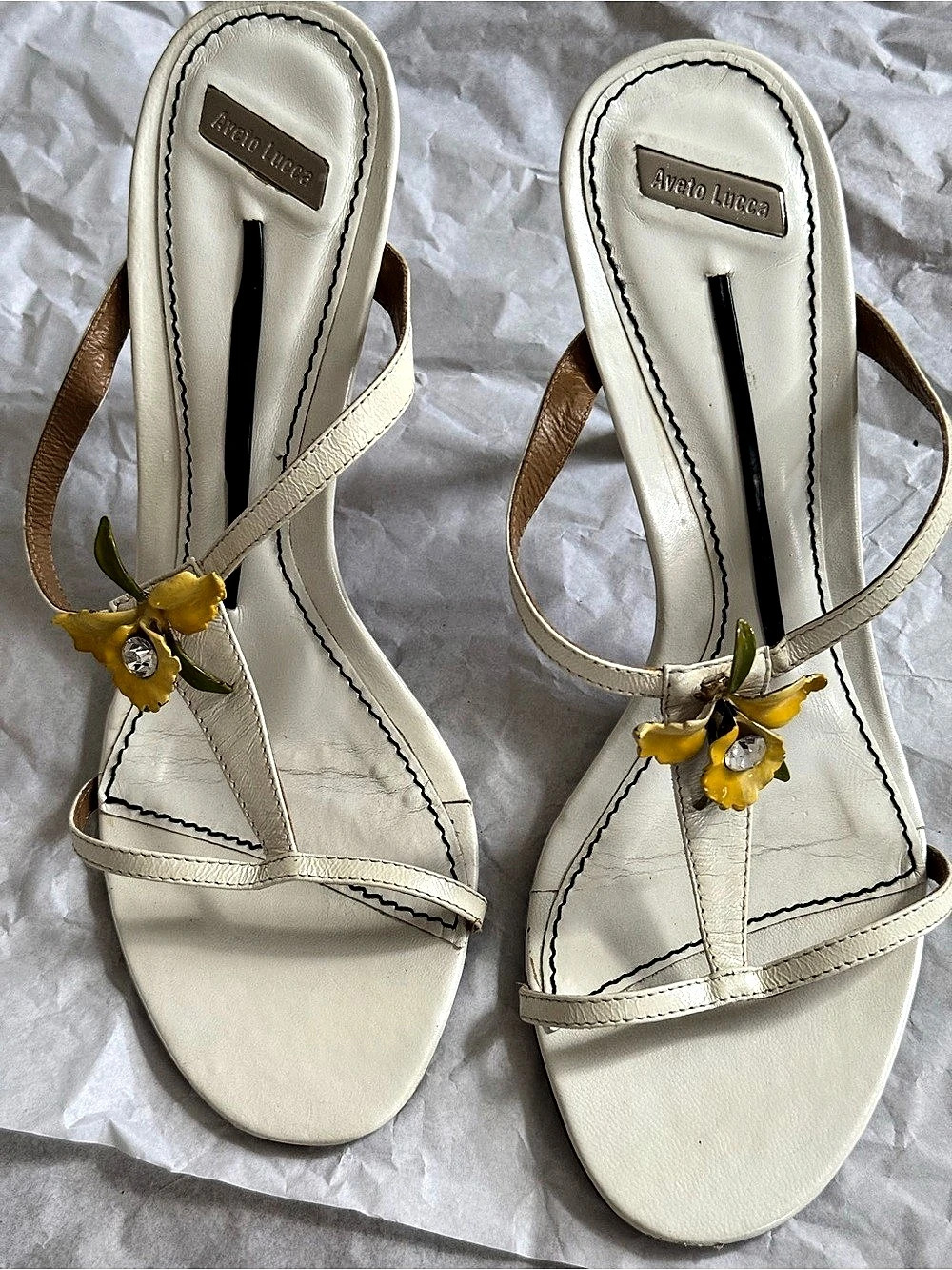 Bruno Magli Women's Floral Embellished Heels White Size 7